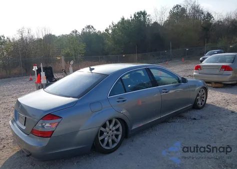 2008 Mercedes-Benz S 550 z USA, uszkodzony, nr VIN WDDNG71X48A178821